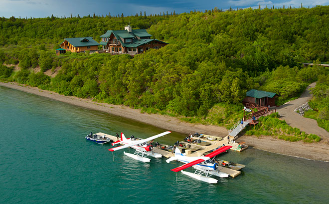 planes-at-dock