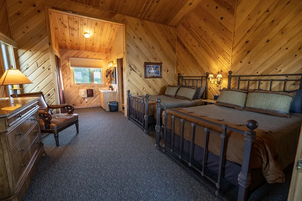 Tour Crystal Creek Lodge Accommodations